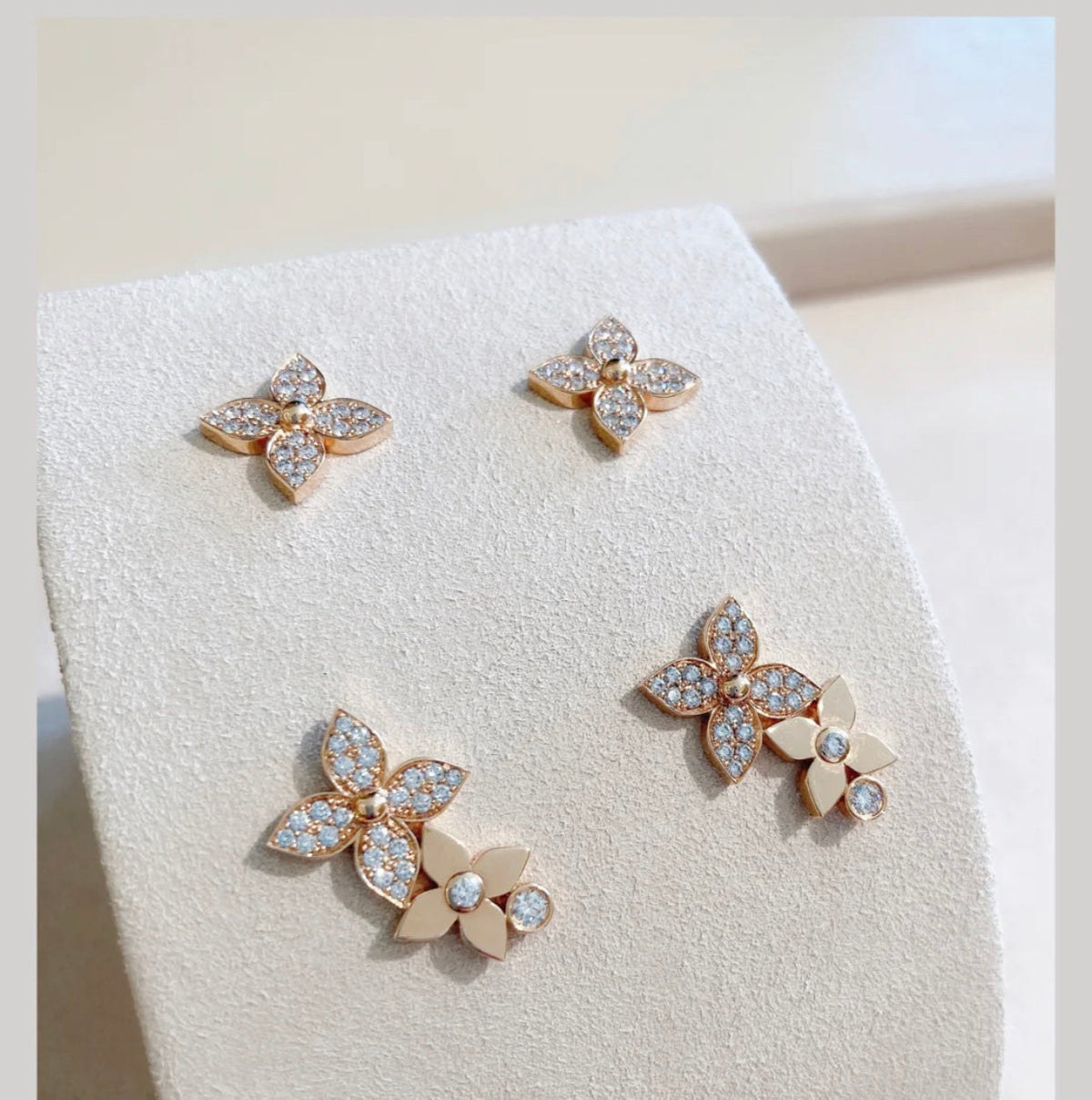 [MIRA]STAR BLOSSOM STUD EARRINGS PINK GOLD DIAMONDS