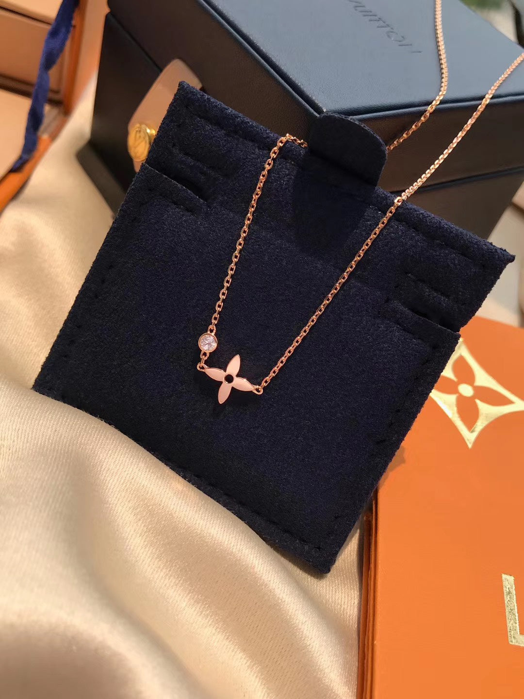 [MIRA]BLOSSOM PENDANT PINK GOLD AND DIAMOND