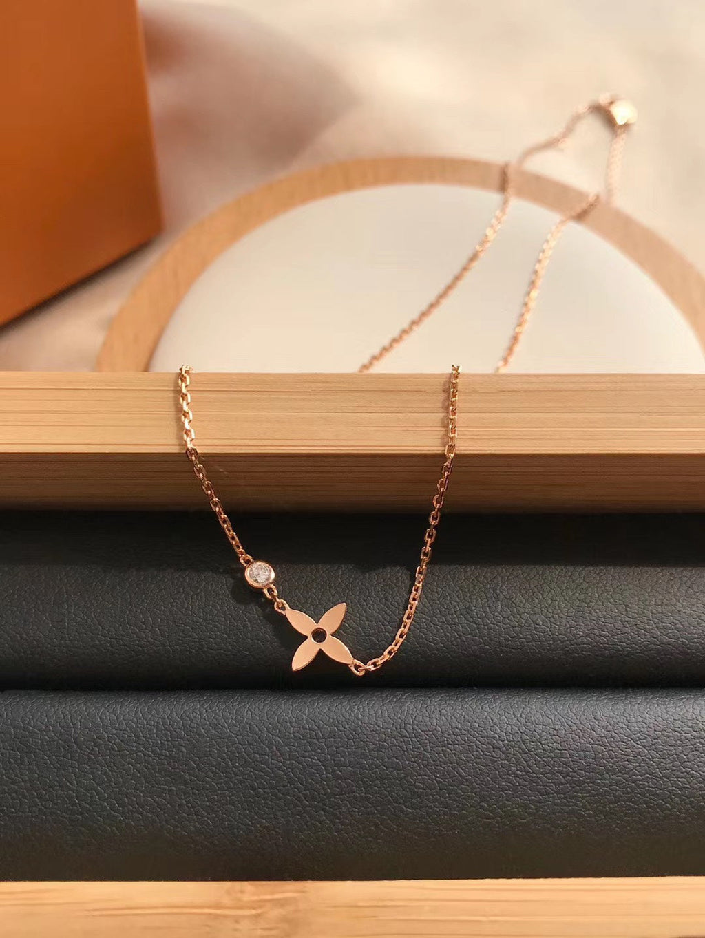 [MIRA]BLOSSOM PENDANT PINK GOLD AND DIAMOND