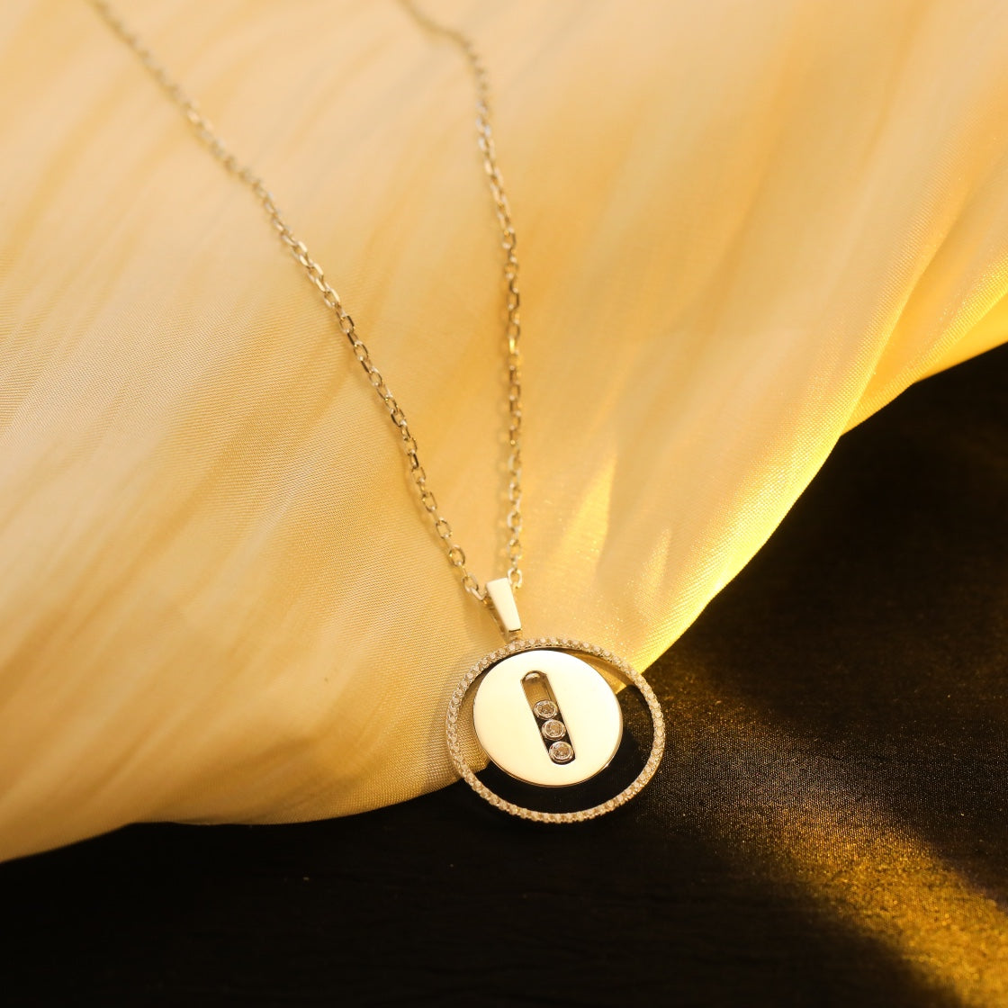 [MIRA]LUCKY MOVE MM SILVER DIAMOND NECKLACE