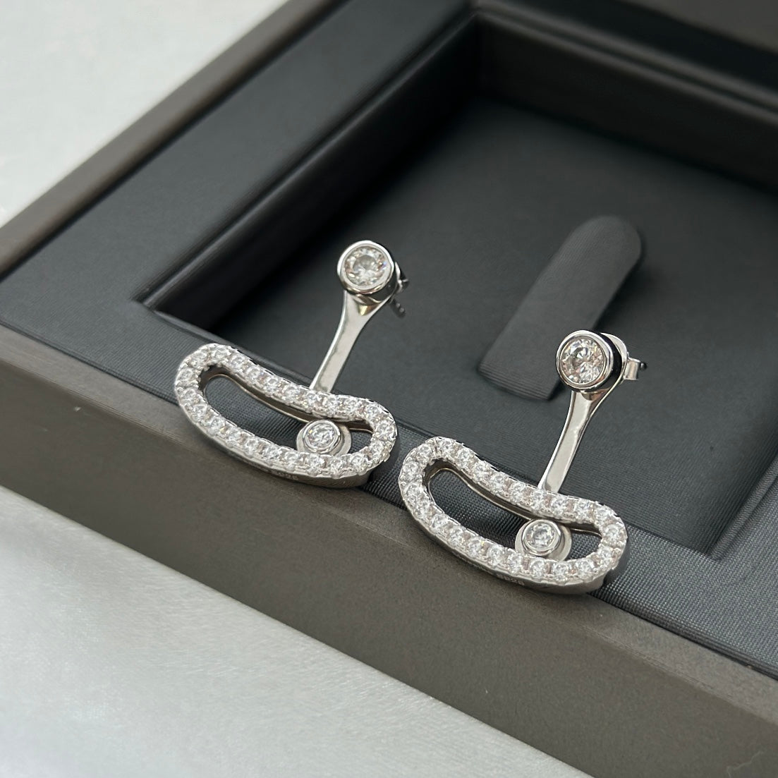 [MIRA]MOVE UNO SILVER DIAMOND EARRINGS