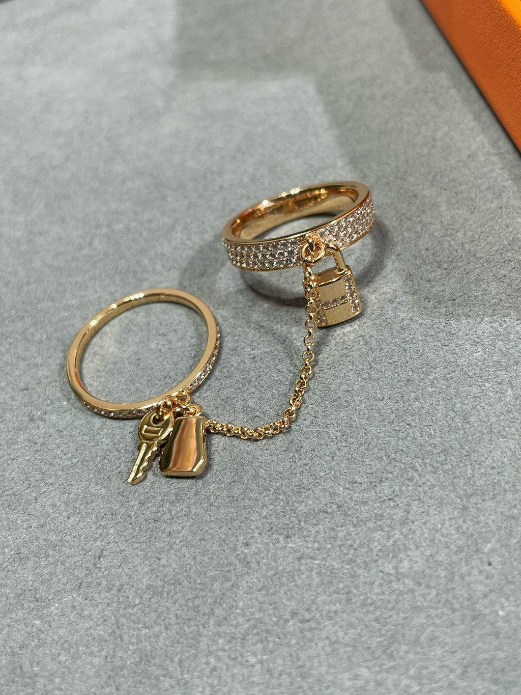 [MIRA]HM KELLY CLOCHETTE DOUBLE RING IN  WITH DIAMONDS