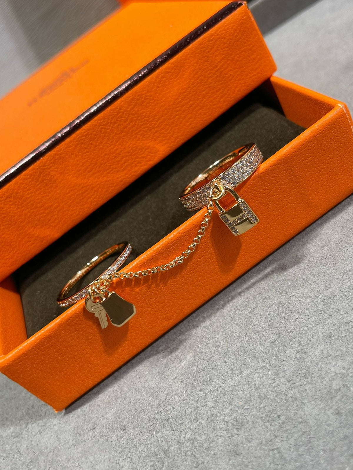 [MIRA]HM KELLY CLOCHETTE DOUBLE RING IN  WITH DIAMONDS