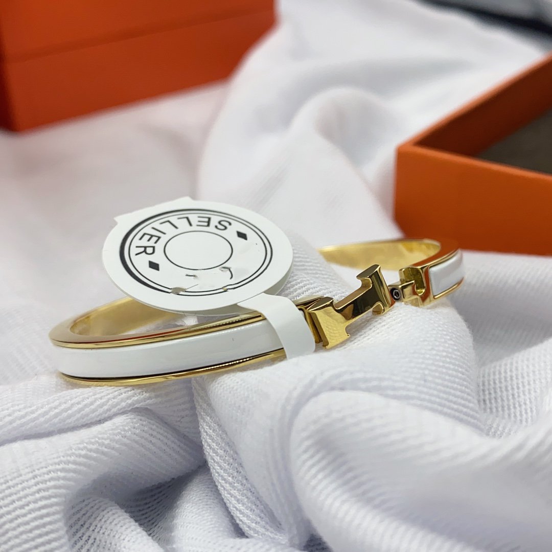 [MIRA]CLASSIC HM CLIC WHITE 8MM ENAMEL BRACELET