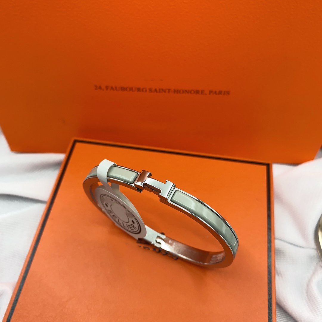 [MIRA]CLASSIC HM CLIC GREEN 8MM ENAMEL BRACELET