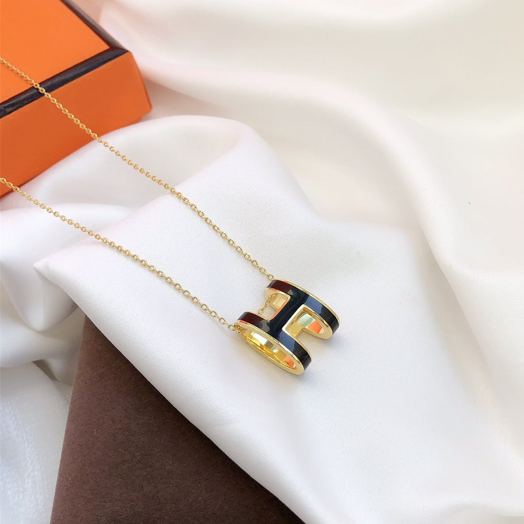 [MIRA]HM CLIC BLACK ENAMEL GOLD NECKLACE