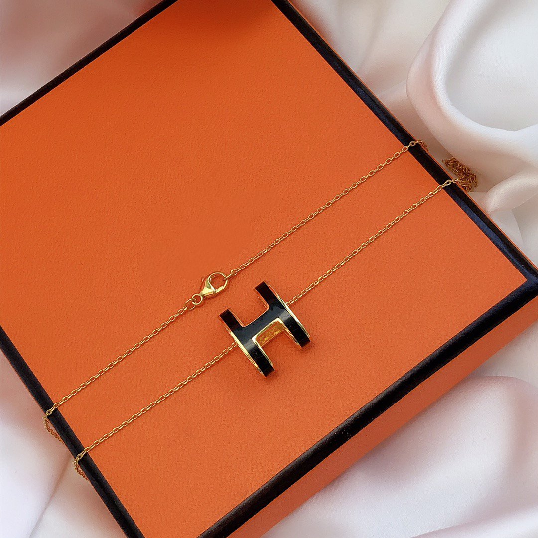 [MIRA]HM CLIC BLACK ENAMEL GOLD NECKLACE