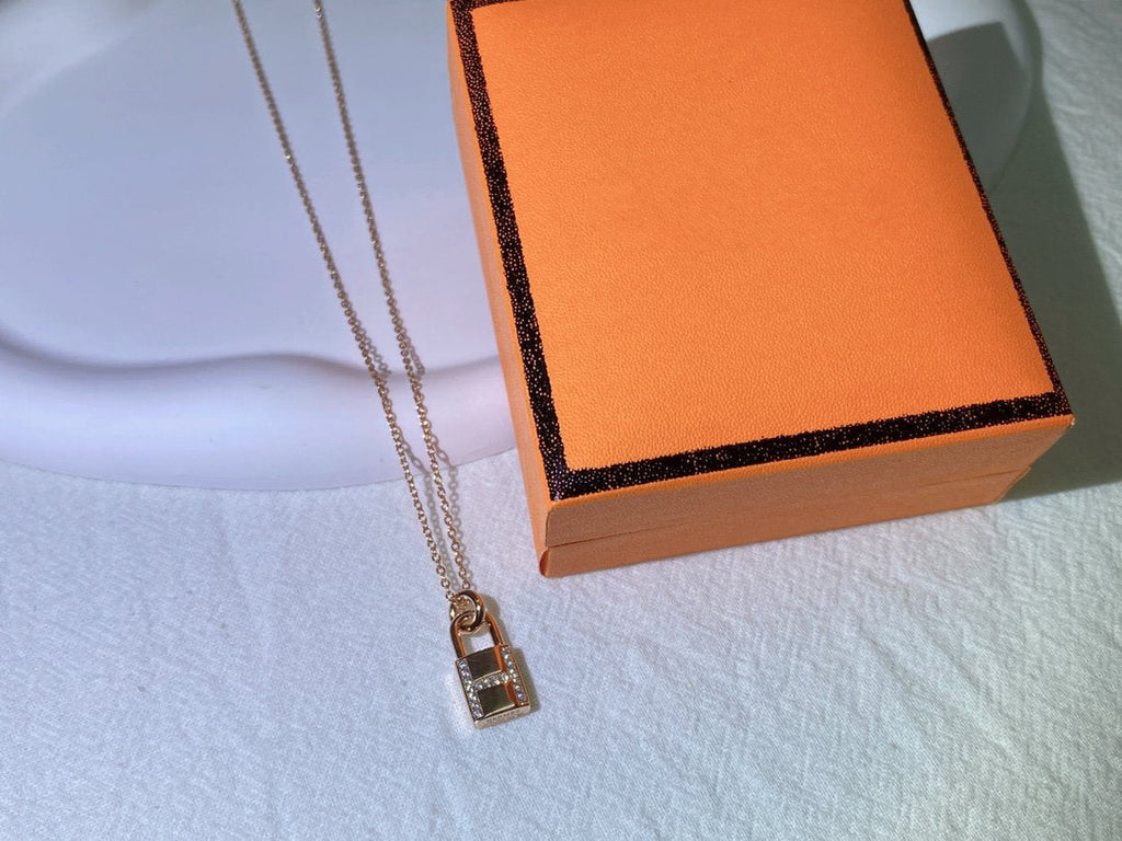 [MIRA]HM ADVANCED NICHE LOCK HEAD NECKLACE DIAMONDS