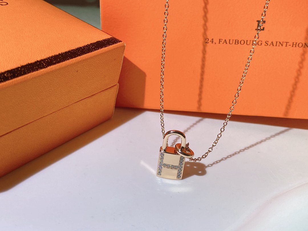 [MIRA]HM ADVANCED NICHE LOCK HEAD NECKLACE DIAMONDS