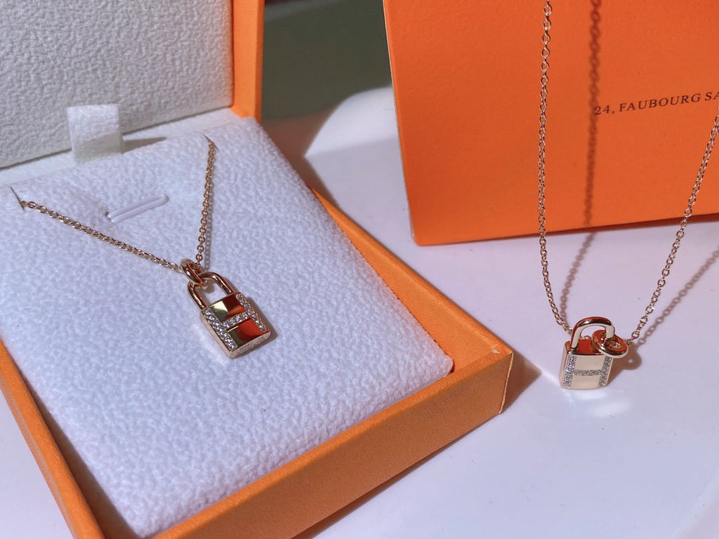 [MIRA]HM ADVANCED NICHE LOCK HEAD NECKLACE DIAMONDS