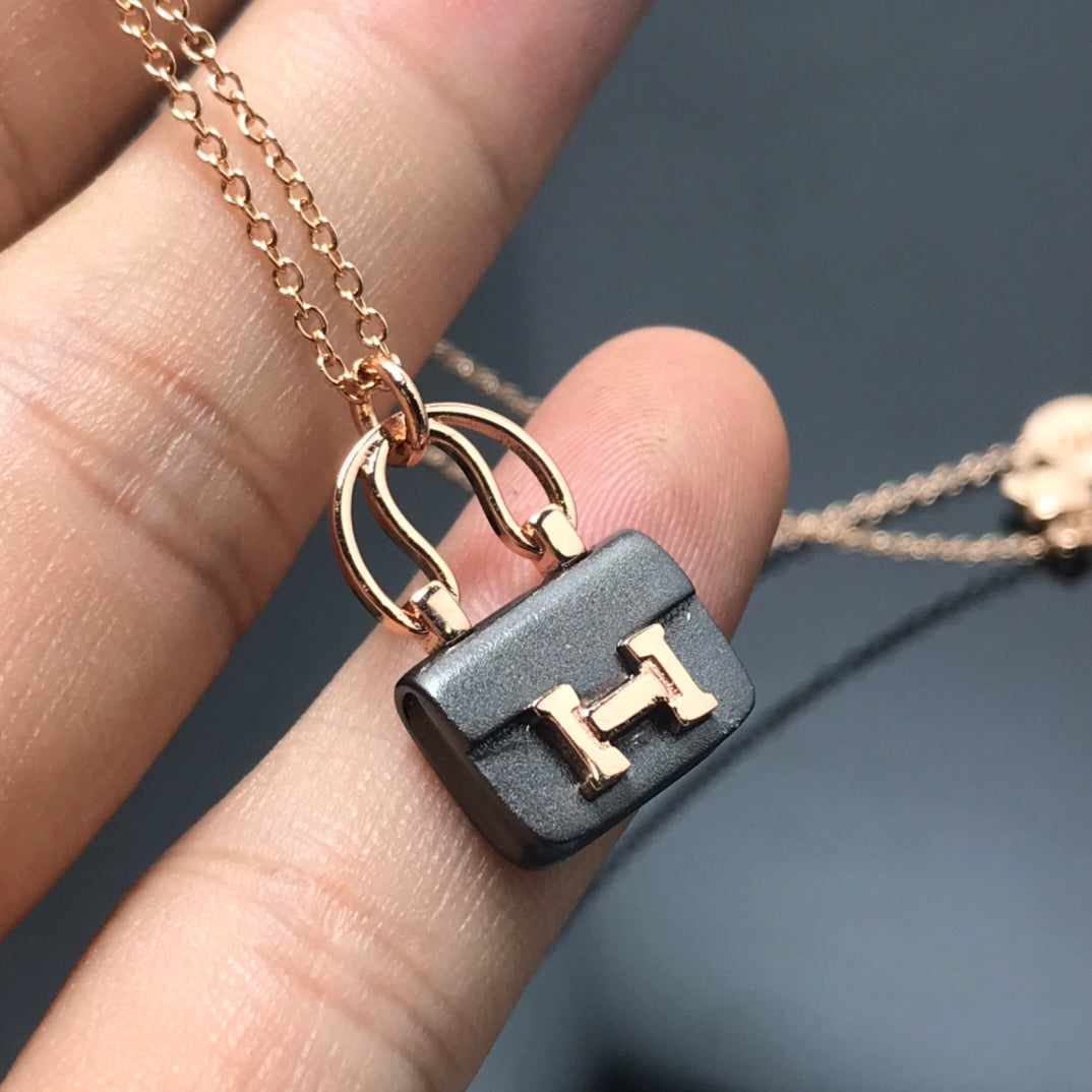 [MIRA]WOMEN'S HM AMULETTES CONSTANCE PENDANT NECKLACE