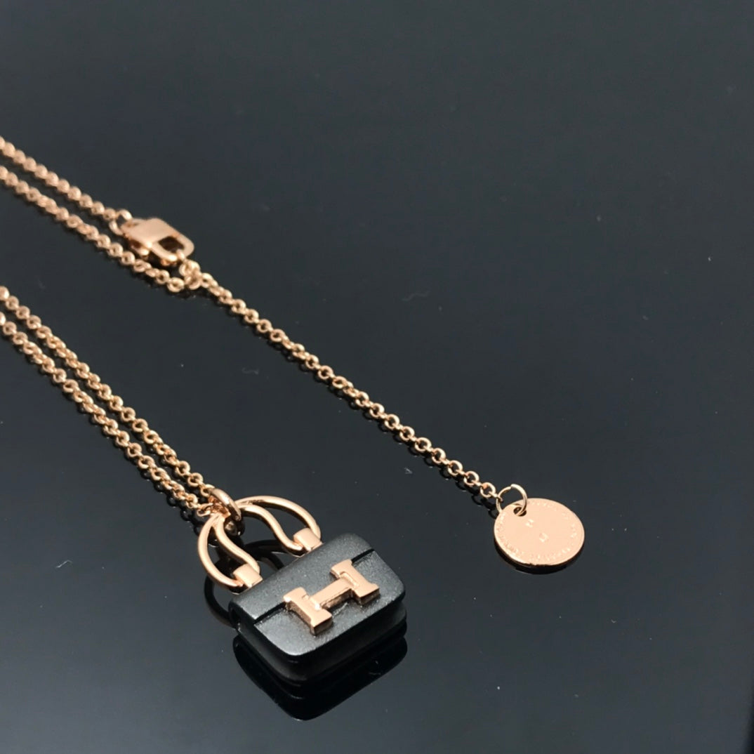 [MIRA]WOMEN'S HM AMULETTES CONSTANCE PENDANT NECKLACE