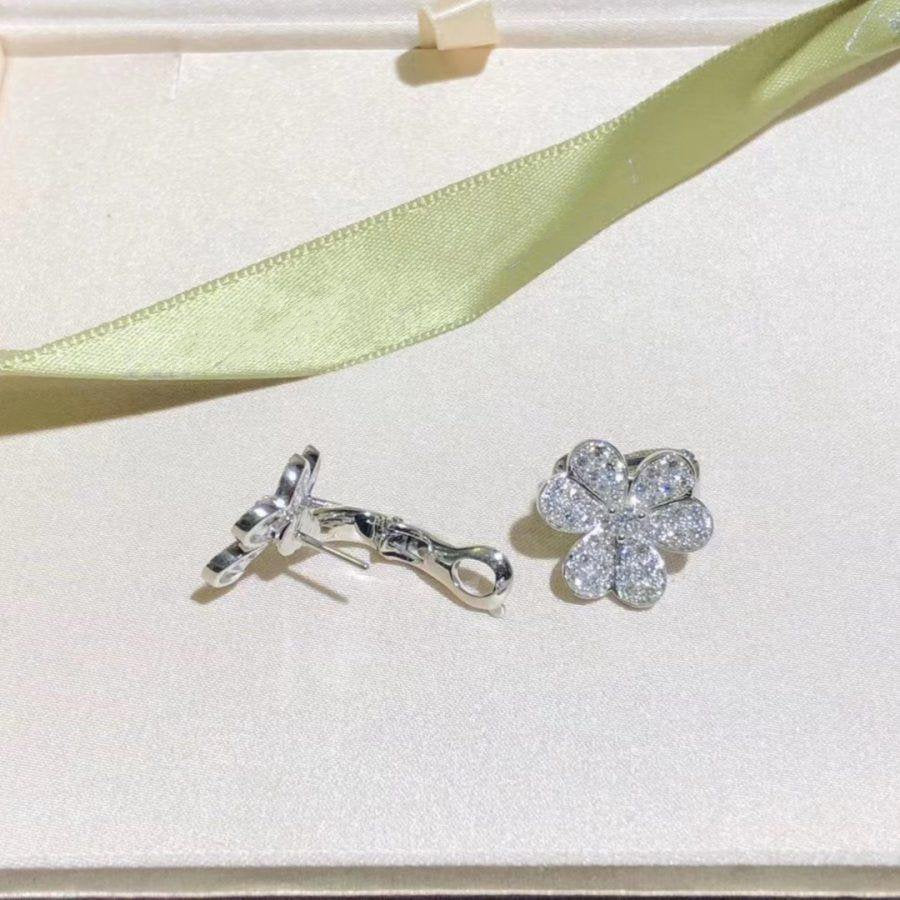 [MIRA]FRIVOLE SILVER FLOWER DIAMOND EARRINGS