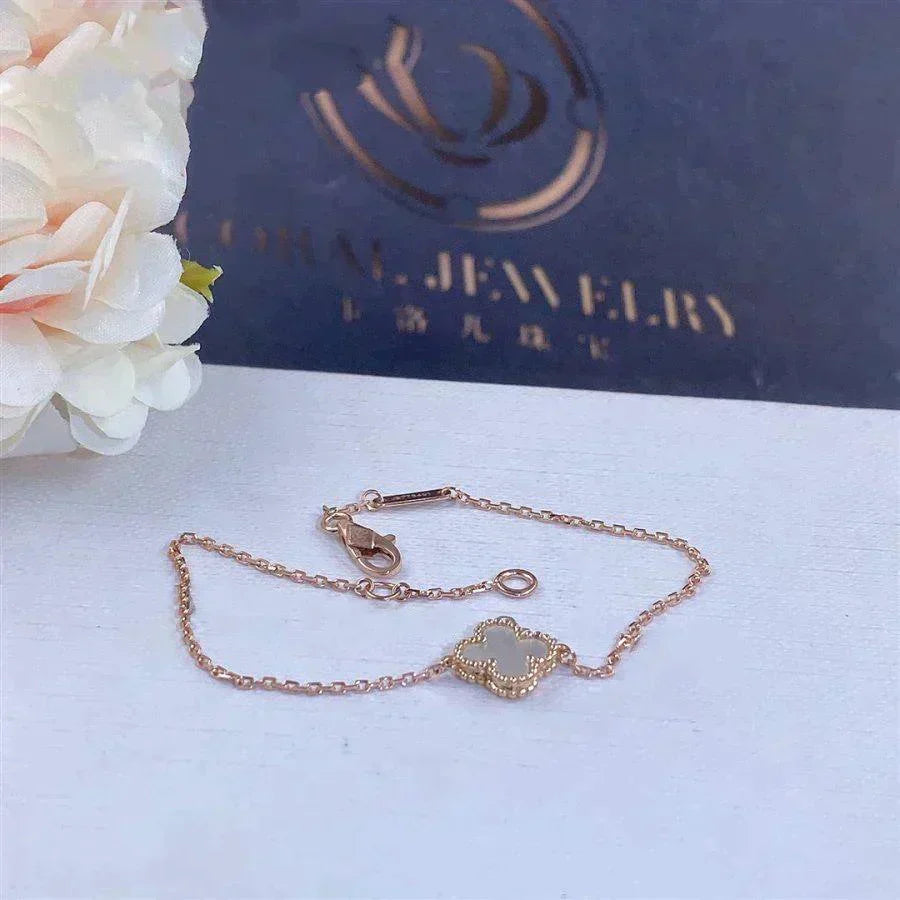 [MIRA]CLOVER WHITE MOP SINGLE FLOWER BRACELET