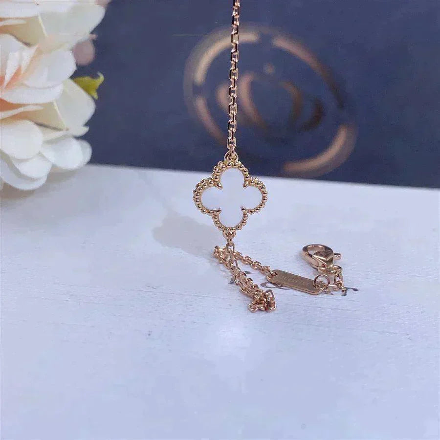 [MIRA]CLOVER WHITE MOP SINGLE FLOWER BRACELET