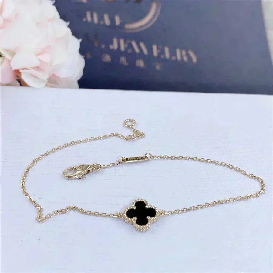[MIRA]CLOVER ONYX SINGLE FLOWER BRACELET