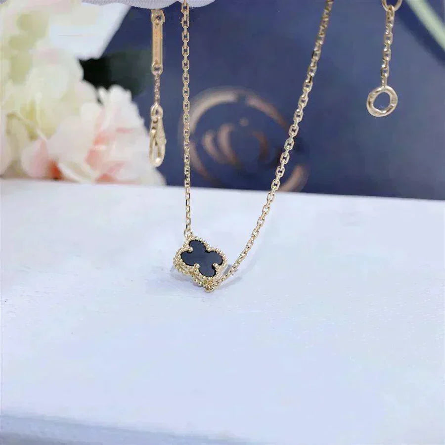 [MIRA]CLOVER ONYX SINGLE FLOWER BRACELET