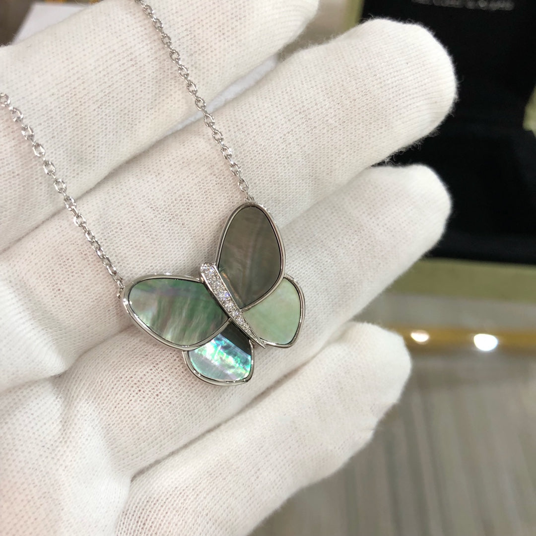[MIRA]LARGE BUTTERFLY SILVER PENDANT DIAMOND NECKLACE
