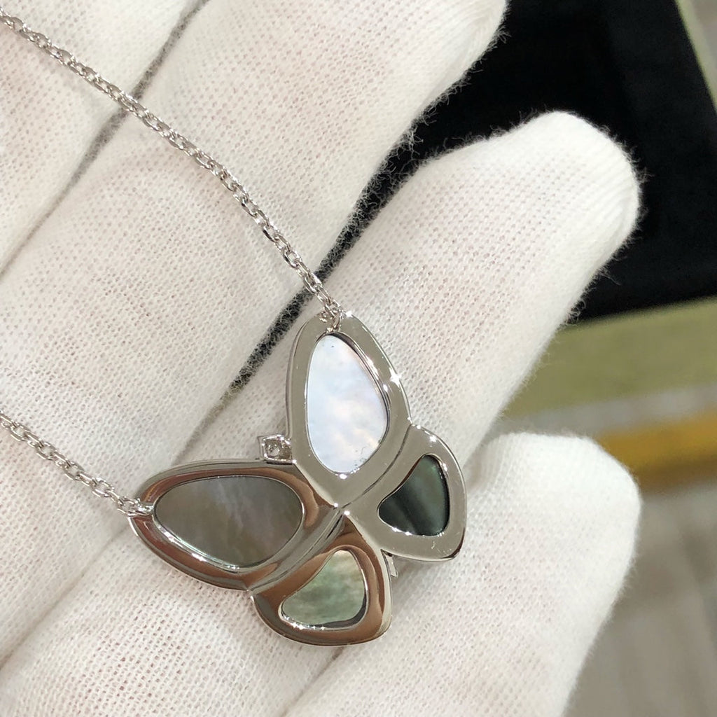 [MIRA]LARGE BUTTERFLY SILVER PENDANT DIAMOND NECKLACE