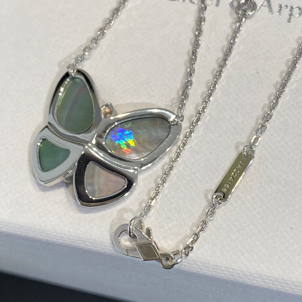 [MIRA]LARGE BUTTERFLY SILVER PENDANT DIAMOND NECKLACE