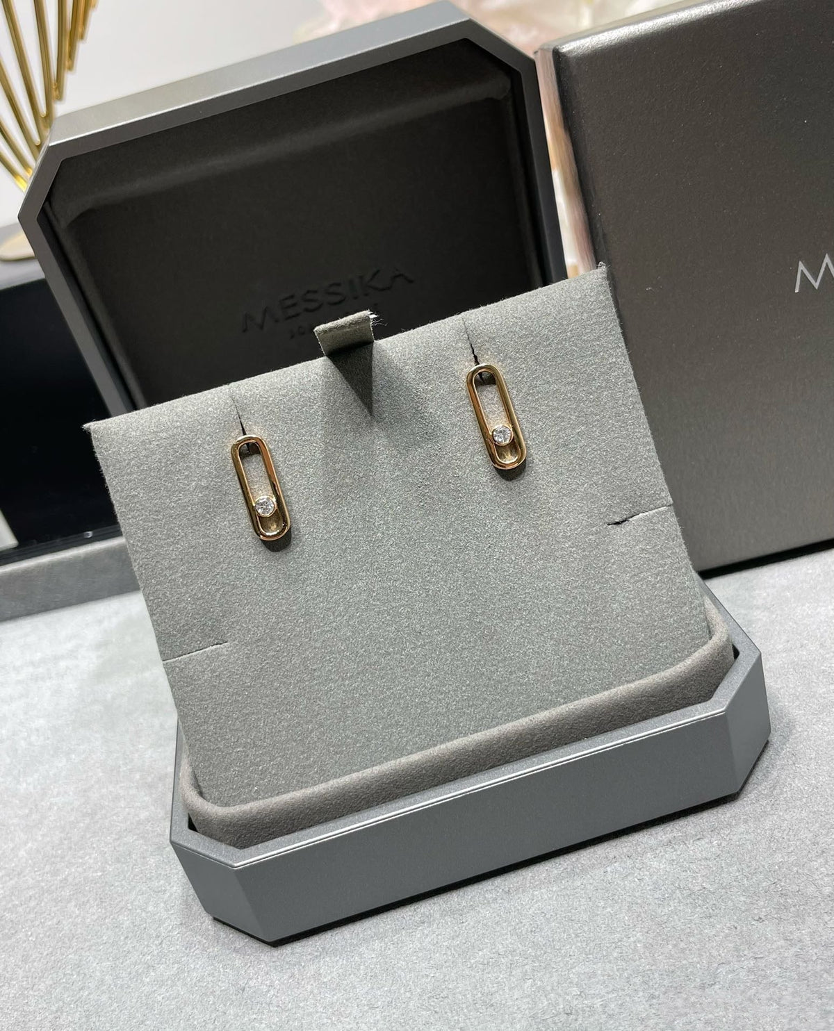 [MIRA]MOVE UNO SMALL 1 DIAMOND EARRINGS