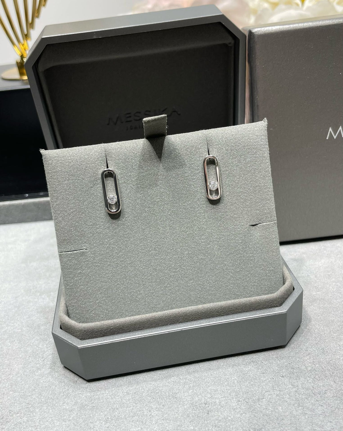 [MIRA]MOVE UNO SMALL 1 DIAMOND EARRINGS
