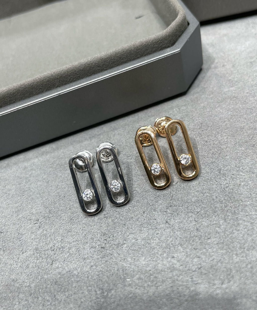 [MIRA]MOVE UNO SMALL 1 DIAMOND EARRINGS