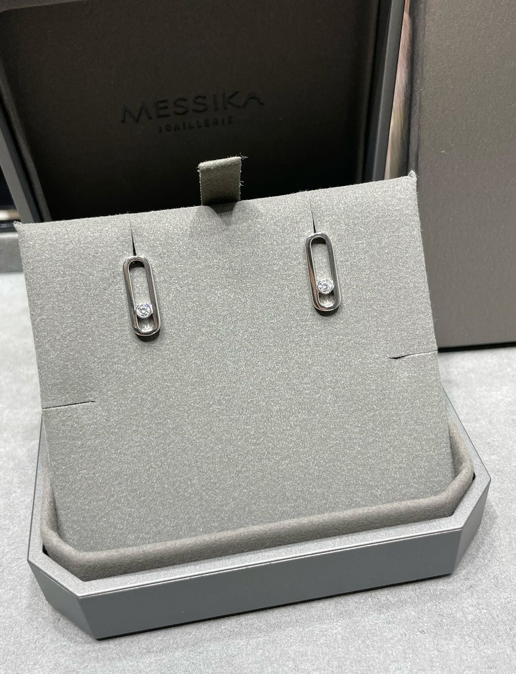 [MIRA]MOVE UNO SMALL 1 DIAMOND EARRINGS
