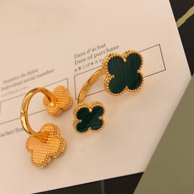 [MIRA]CLOVER BETWEEN THE FINGER RING