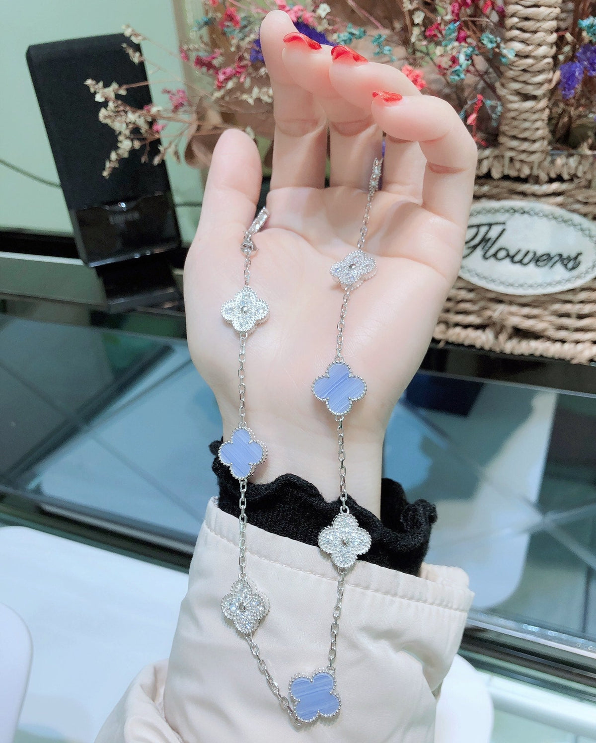 [MIRA]CLOVER 10 MOTIFS CHALCEDONY DIAMONDS SILVER NECKLACE
