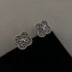 [MIRA]CLOVER MINI DIAMOND STUD EARRINGS